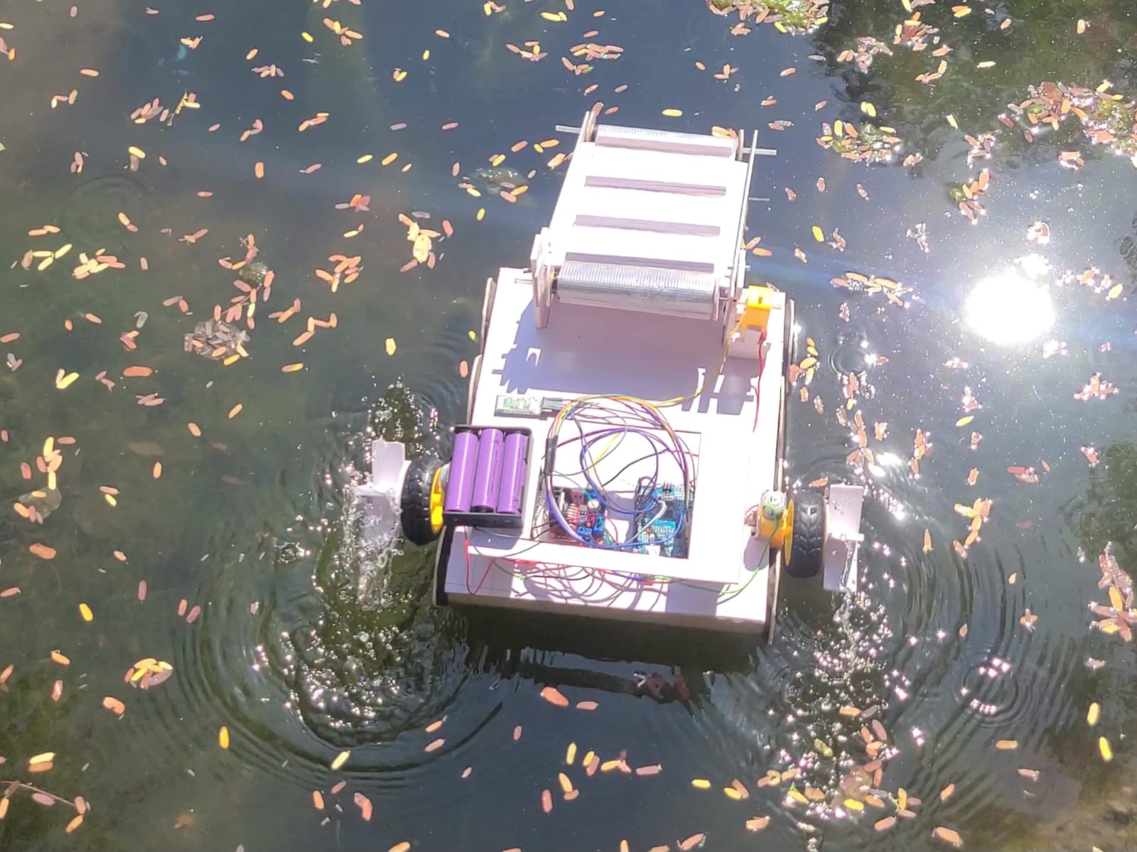 Oil Cleaning Robot Image 1